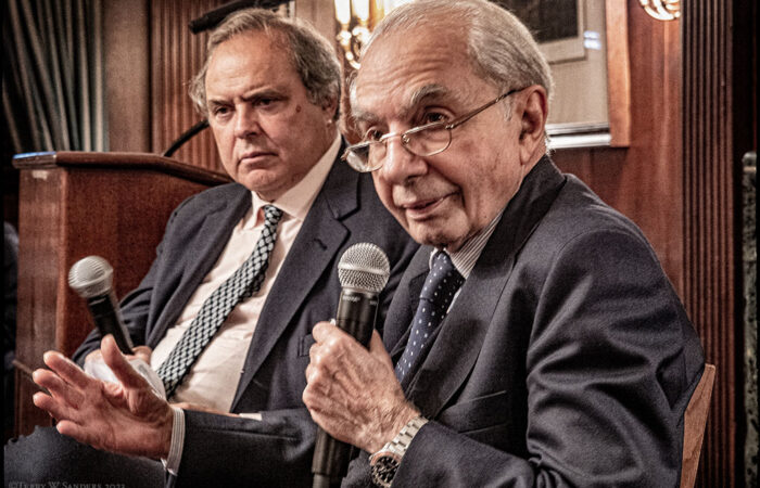 Mario Platero e Giuliano Amato (foto di Terry Sanders)