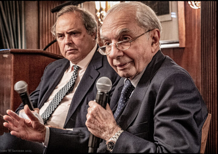 Mario Platero e Giuliano Amato (foto di Terry Sanders)